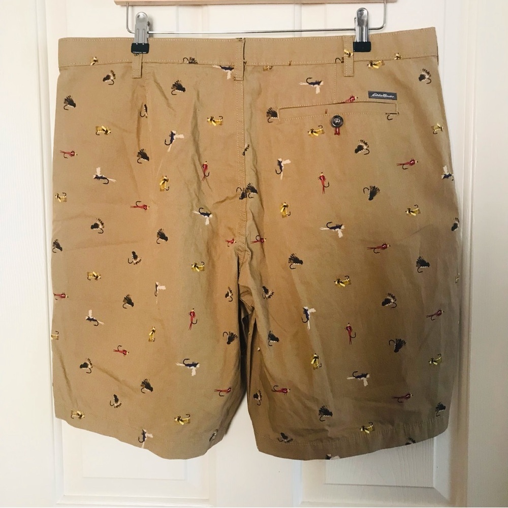 Eddie Bauer Men’s Short Tan Fly Fishing Print Size 38